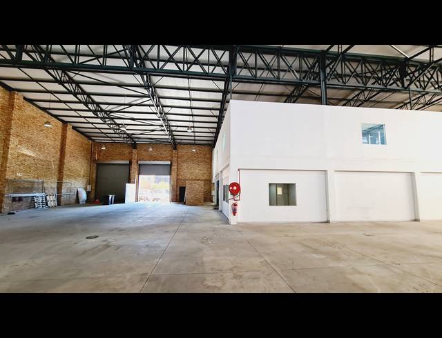1,485M² WAREHOUSE FOR SALE IN NORTH RIDING